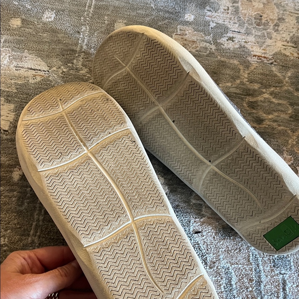 Men’s Sanuk Gray Loafers & Slip-Ons - Picture 3 of 4